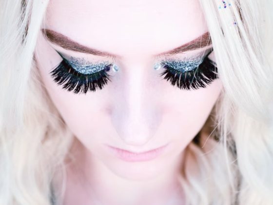 How to Clean False Eyelashes the Right Way?